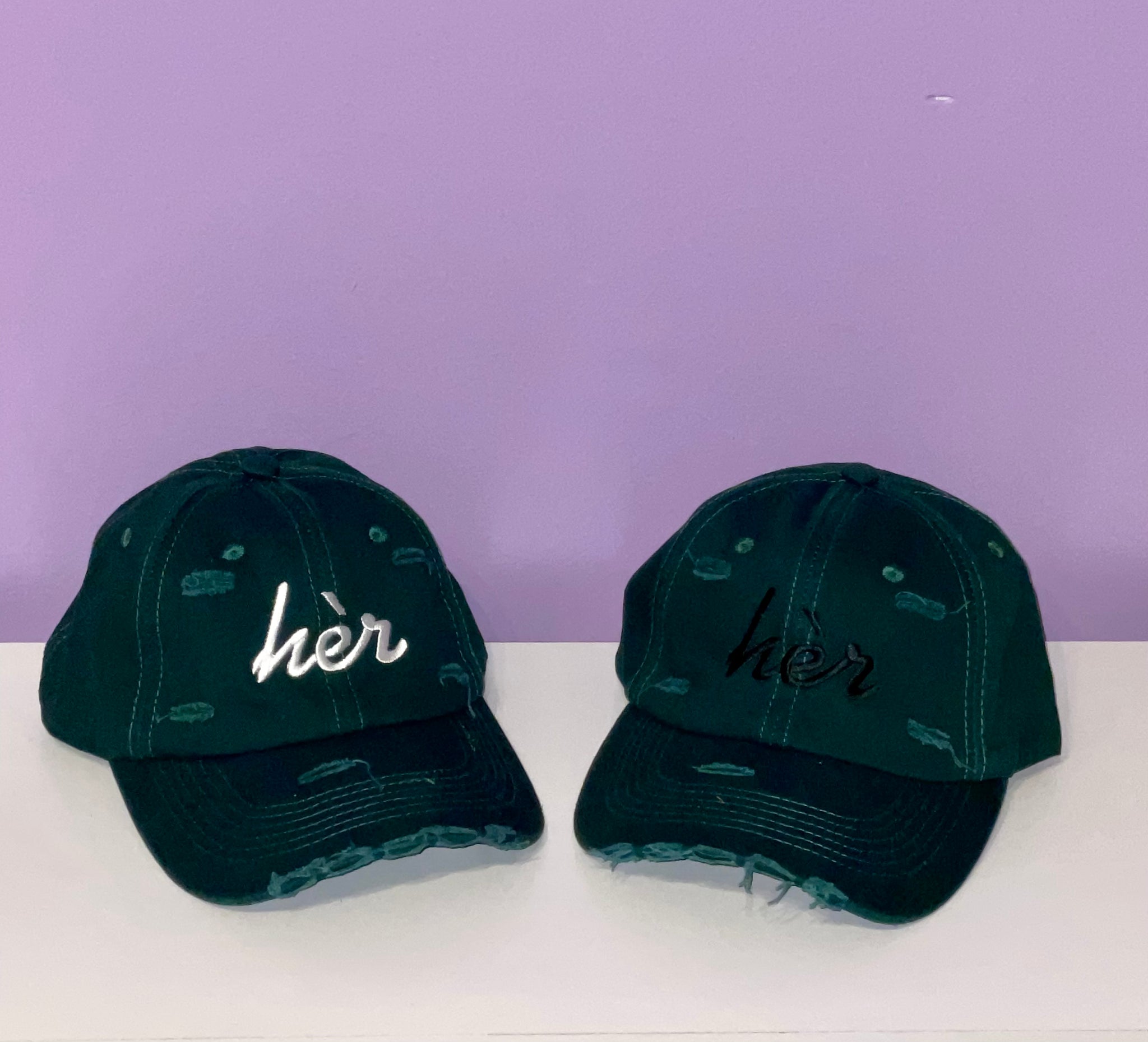 hèr distressed fitted cap